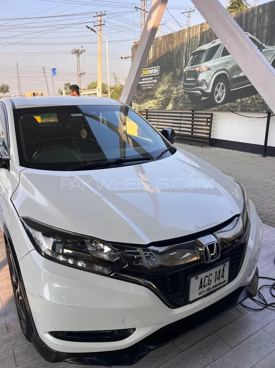 Honda Vezel 2016 for Sale in Rawalpindi Image-1