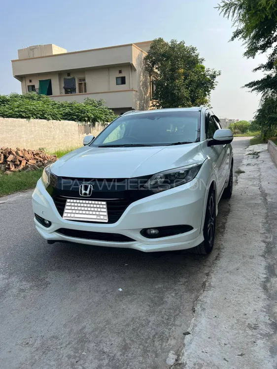 Honda Vezel 2015 for Sale in Islamabad Image-1