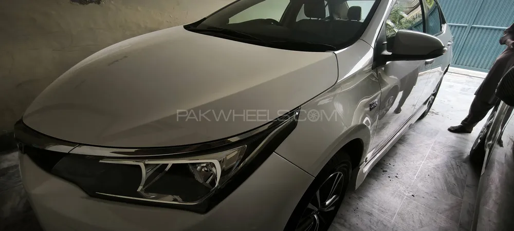 Toyota Corolla 2018 for Sale in Peshawar Image-1