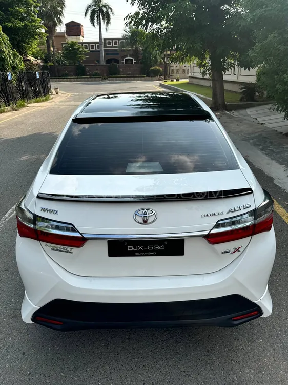 Toyota Corolla 2021 for Sale in Faisalabad Image-1
