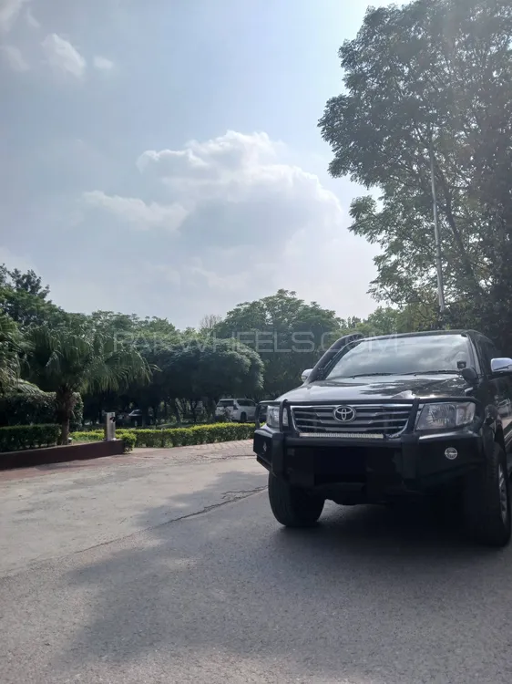Toyota Hilux 2016 for Sale in Multan Image-1