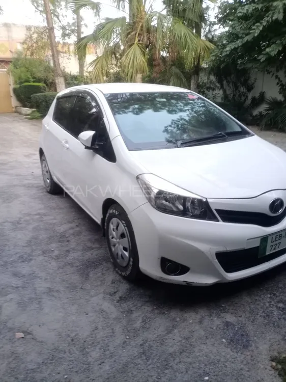 Toyota Vitz 2011 for Sale in Swabi Image-1