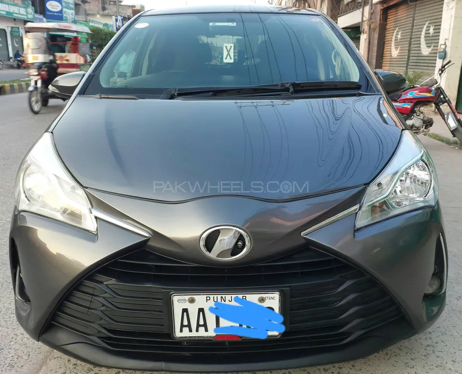 Toyota Vitz 2017 for Sale in Gujranwala Image-1