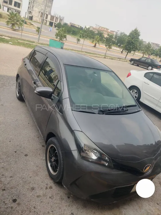 Toyota Vitz 2014 for Sale in Islamabad Image-1