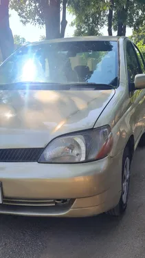 Toyota Platz F 1.0 2000