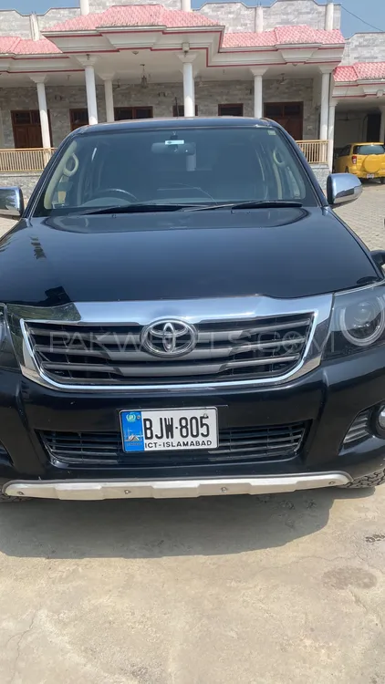 Toyota Hilux 2016 for Sale in Mardan Image-1