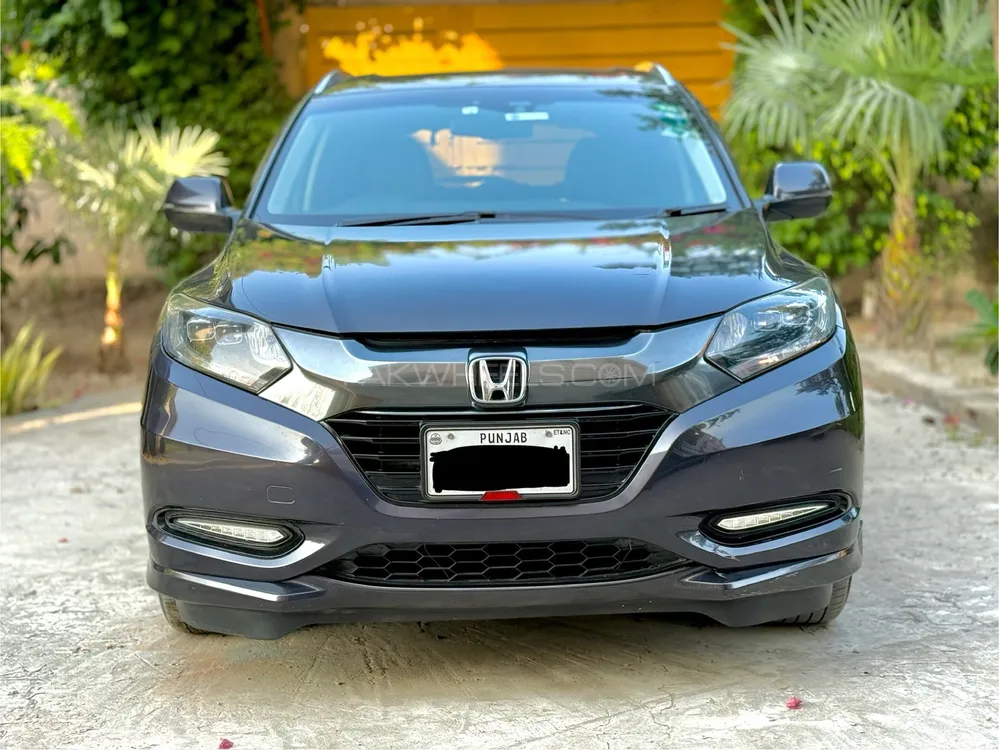 Honda Vezel 2016 for Sale in Faisalabad Image-1