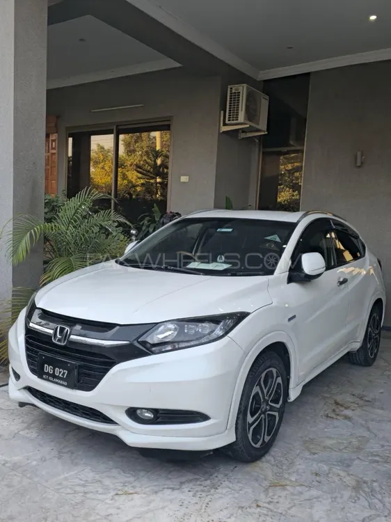 Honda Vezel 2015 for Sale in Peshawar Image-1