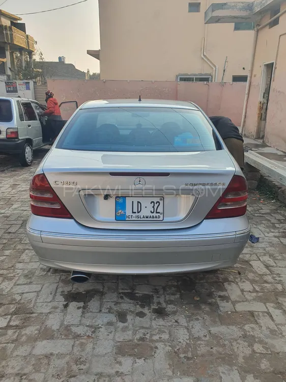 Mercedes Benz C Class 2003 for Sale in Islamabad Image-1