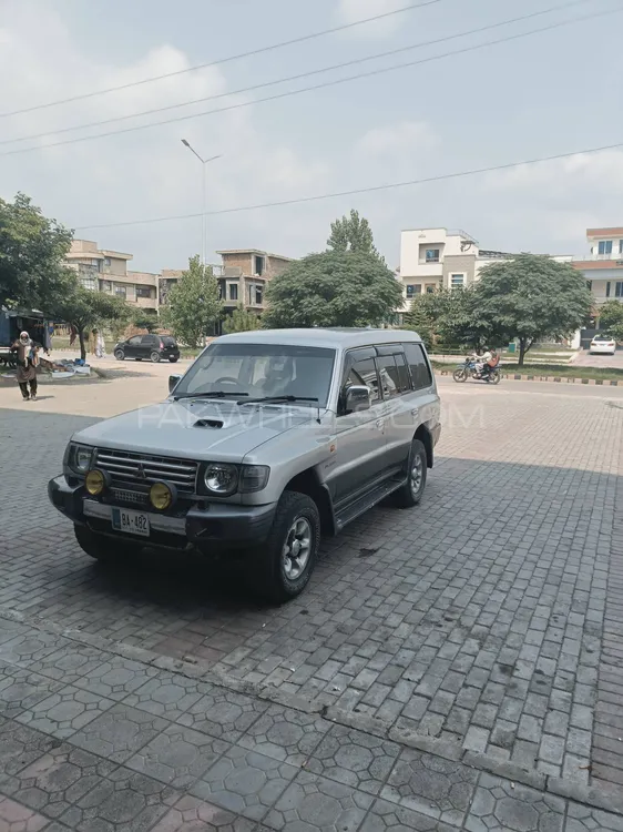 Mitsubishi Pajero 2000 for Sale in Islamabad Image-1