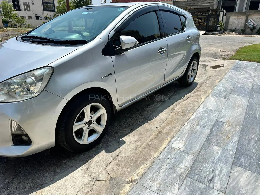 Toyota Aqua 2013 for Sale in Peshawar Image-1