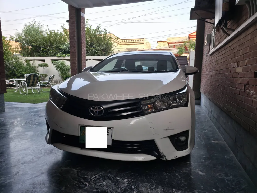 Toyota Corolla 2015 for Sale in Faisalabad Image-1