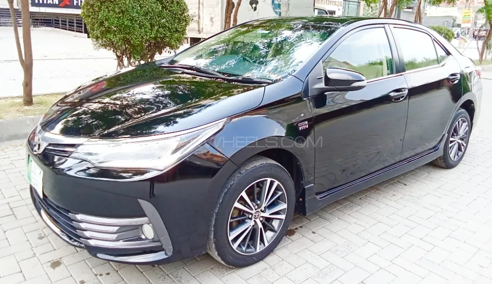 Toyota Corolla 2019 for Sale in Faisalabad Image-1