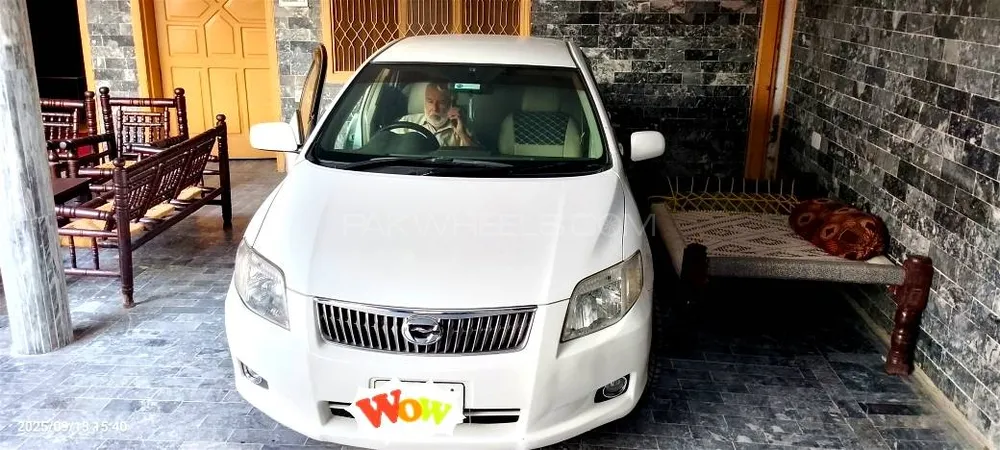 Toyota Corolla Axio 2012 for Sale in Nowshera Image-1