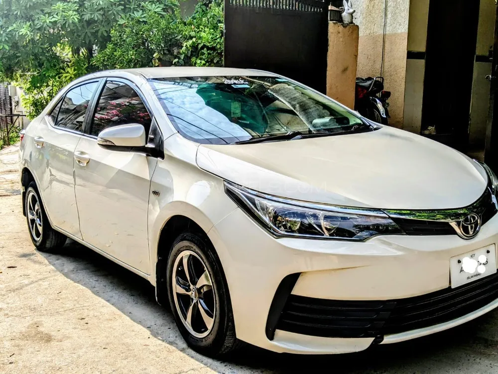 Toyota Corolla 2018 for Sale in Islamabad Image-1