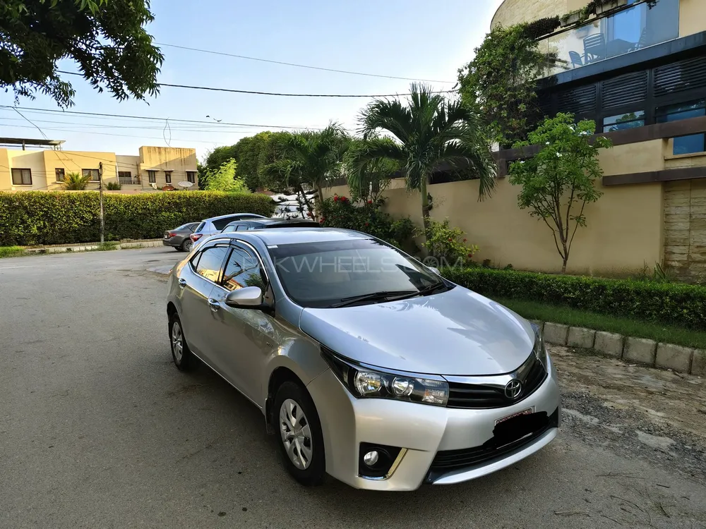 Toyota Corolla 2016 for Sale in Karachi Image-1