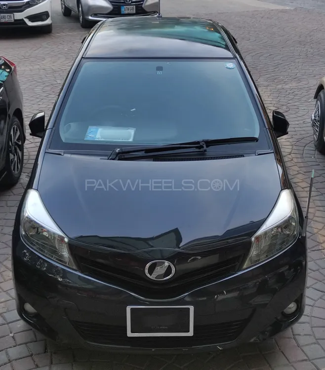 Toyota Vitz 2011 for Sale in Islamabad Image-1