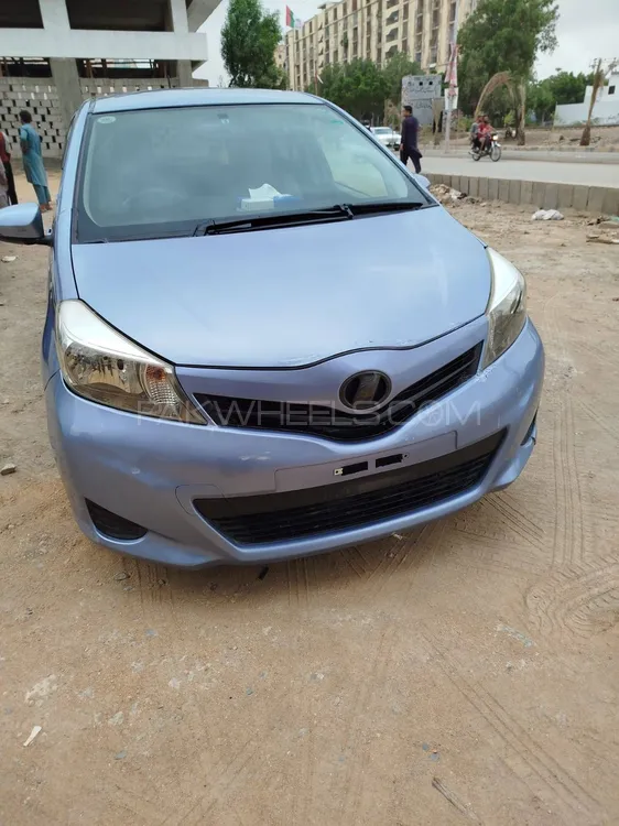 Toyota Vitz 2012 for Sale in Karachi Image-1