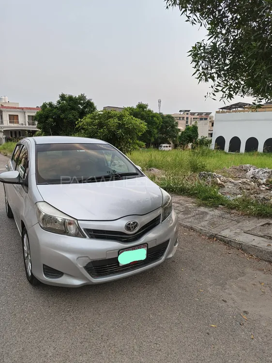 Toyota Vitz 2011 for Sale in Islamabad Image-1