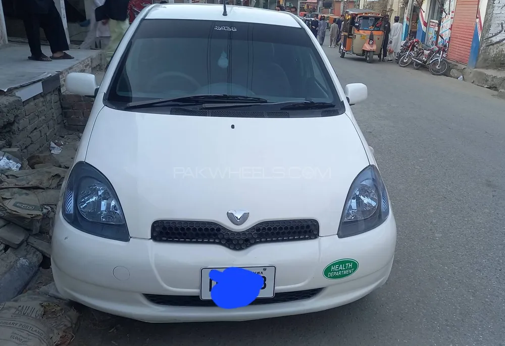 Toyota Vitz 2001 for Sale in Swat Image-1