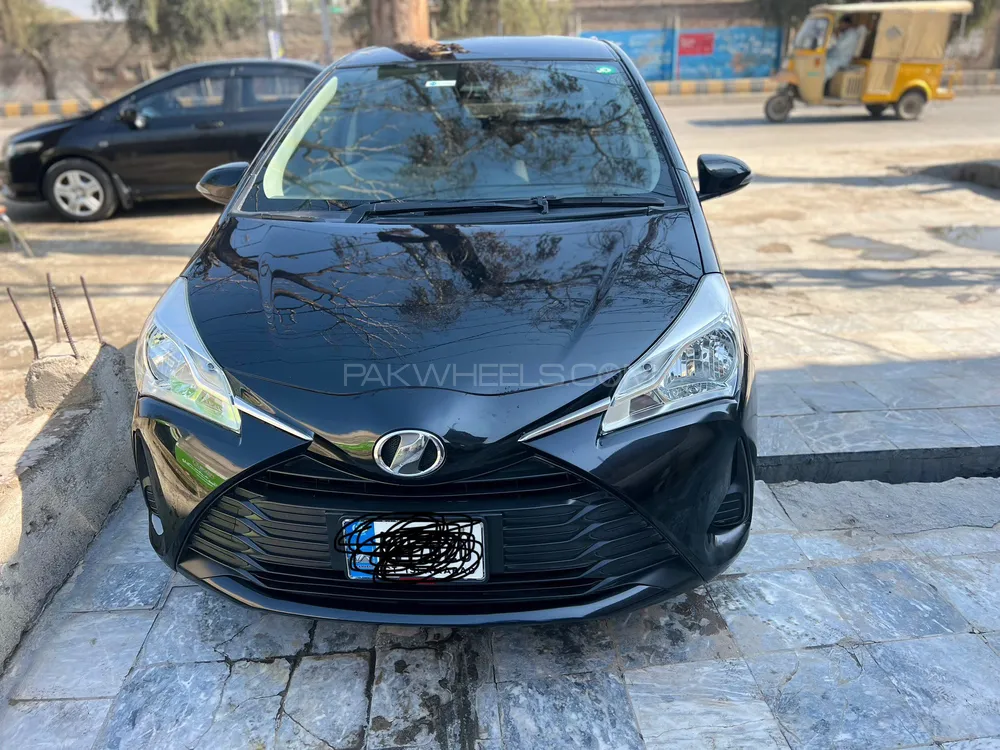 Toyota Vitz 2018 for Sale in Mardan Image-1