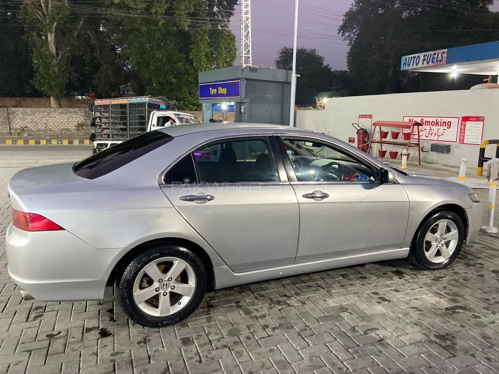 Honda Accord 2004 for Sale in Abbottabad Image-1