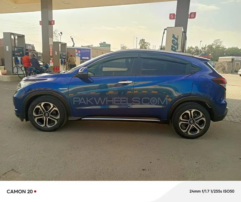 Honda Vezel 2016 for Sale in Faisalabad Image-1