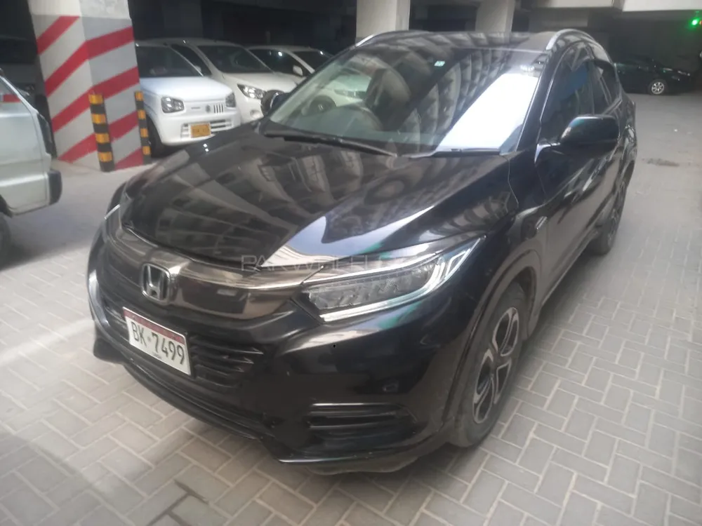 Honda Vezel 2018 for Sale in Karachi Image-1