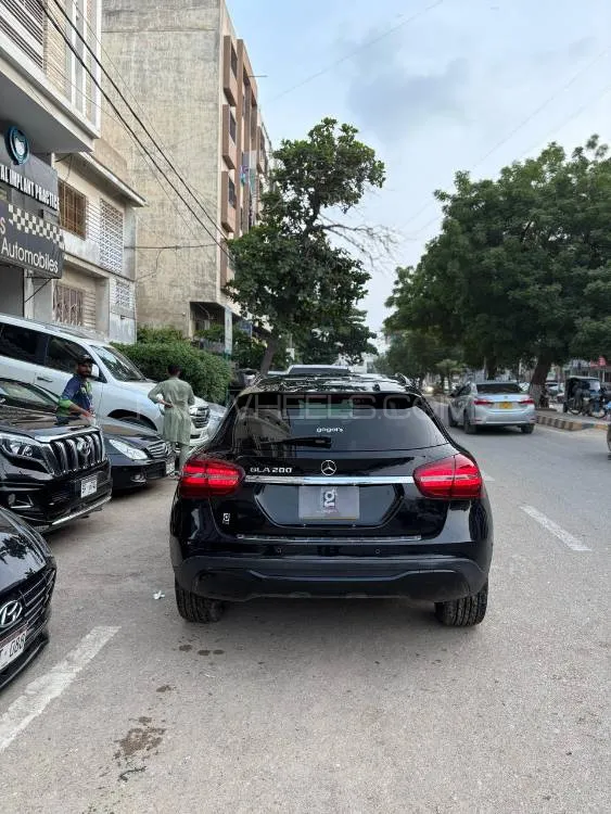 Mercedes Benz GLA Class 2018 for Sale in Karachi Mercedes Benz GLA Class 2018 for Sale in Karachi Image-8
