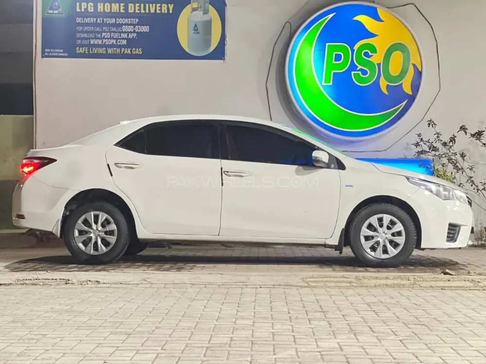 Toyota Corolla 2016 for Sale in Karachi Image-1