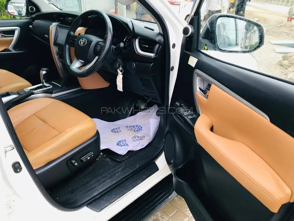 ٹویوٹا فورچیونر 2018 for Sale in کراچی ٹویوٹا فورچیونر 2018 for Sale in کراچی Image-7