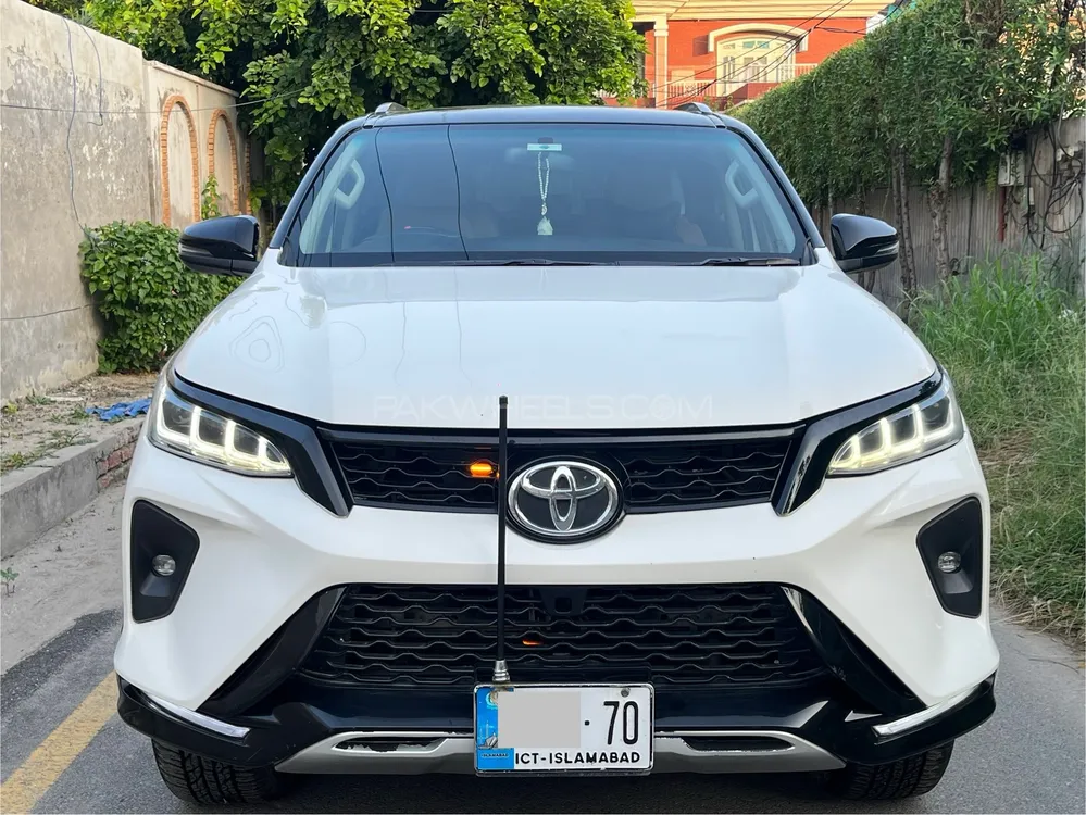 Toyota Fortuner 2018 for Sale in Lahore Image-1