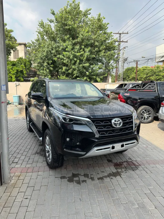 Toyota Fortuner 2023 for Sale in Lahore Image-1