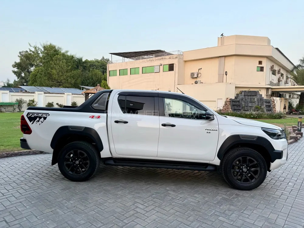 Toyota Hilux 2024 for Sale in Islamabad Image-1