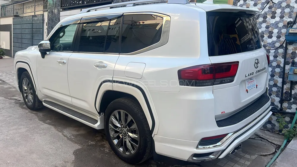 Toyota Land Cruiser 2023 for Sale in Sheikhupura Image-1