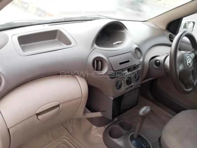 Toyota Platz 2003 for Sale in Peshawar Image-1