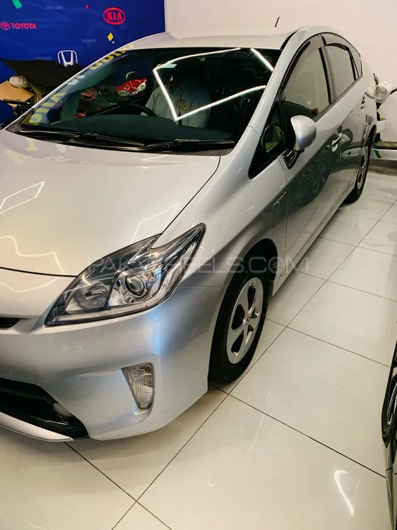 Toyota Prius 2013 for Sale in Islamabad Image-1