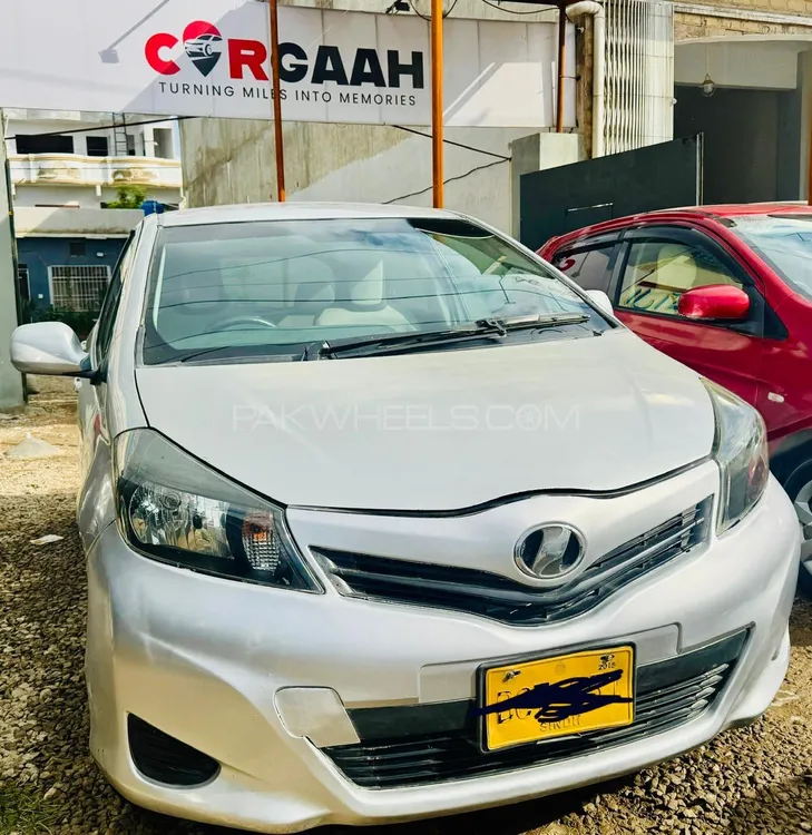 Toyota Vitz 2011 for Sale in Karachi Image-1