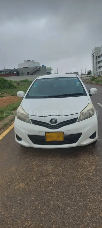 Toyota Vitz 2013 for Sale in Karachi Image-1