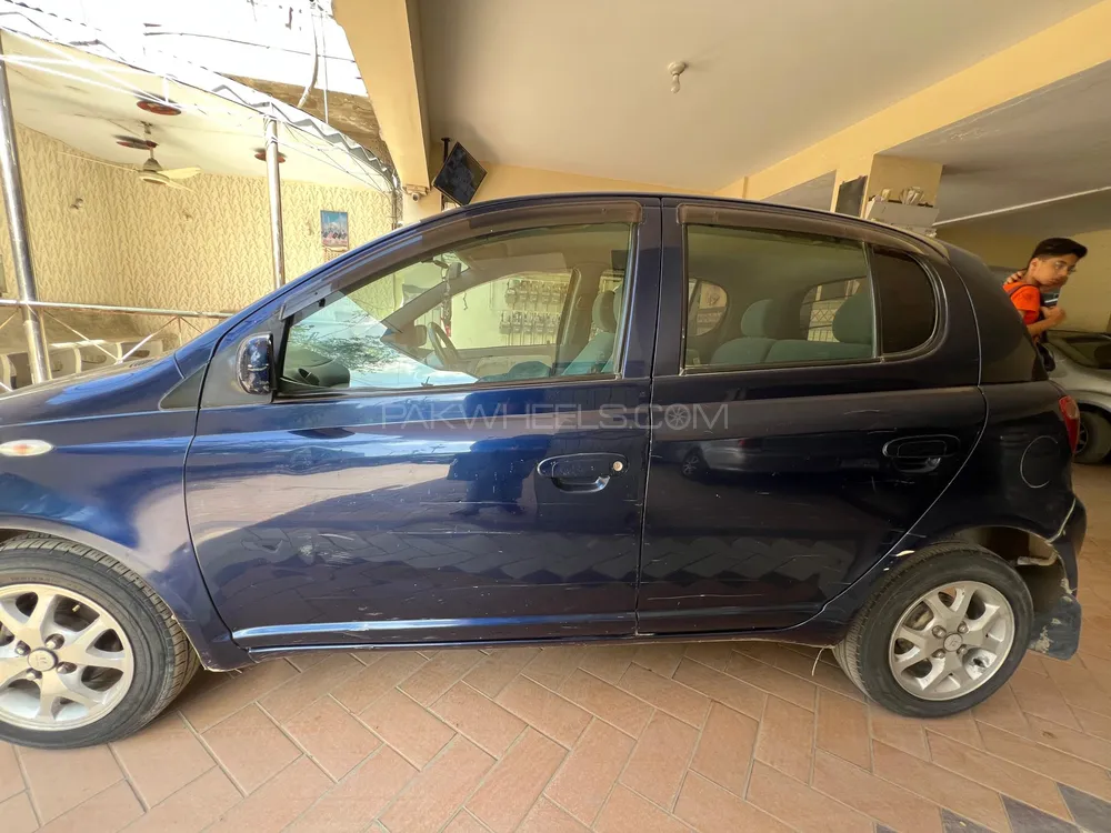 Toyota Vitz 1999 for Sale in Karachi Image-1