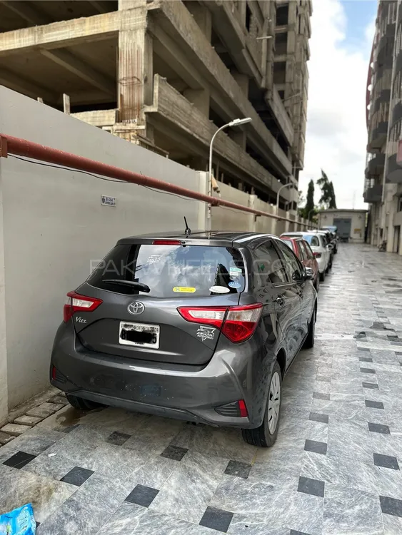 Toyota Vitz 2018 for Sale in Karachi Image-1