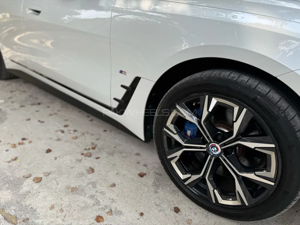 BMW i4 2022 for Sale in Lahore BMW i4 2022 for Sale in Lahore Image-4
