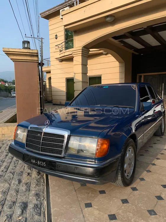 Mercedes Benz E Class 1990 for Sale in Abbottabad Image-1