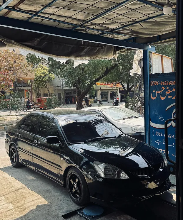 Mitsubishi Lancer 2004 for Sale in Lahore Image-1