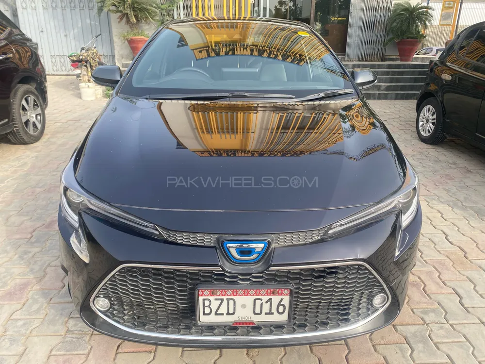 Toyota Corolla Touring 2020 for Sale in Karachi Image-1