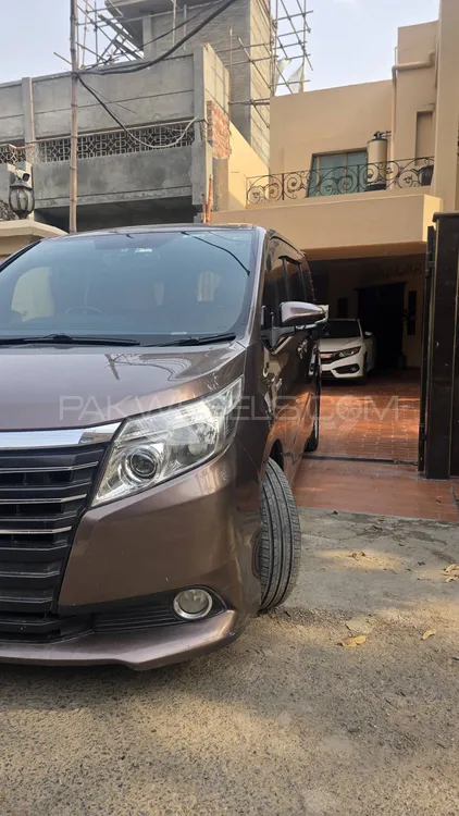ٹویوٹا نوح 2014 for Sale in لاہور Image-1