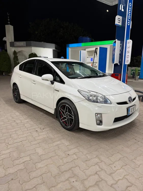 Toyota Prius 2011 for Sale in Okara Image-1
