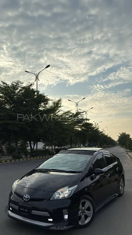 Toyota Prius 2013 for Sale in Faisalabad Image-1