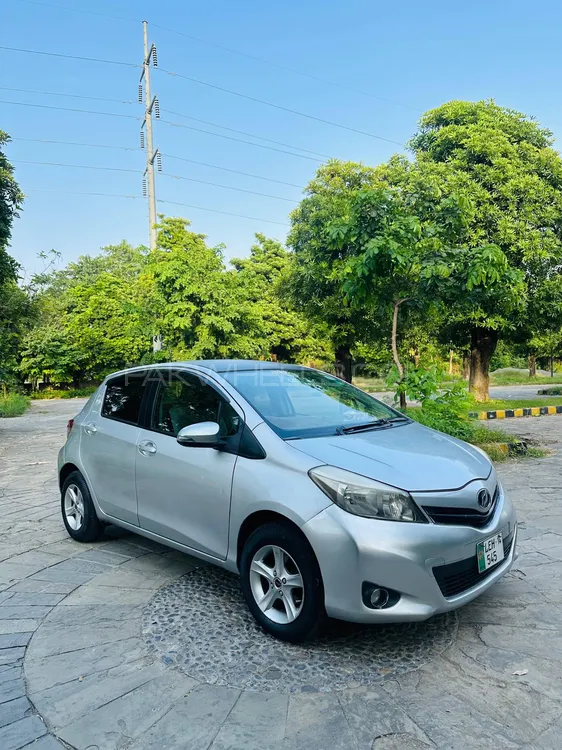Toyota Vitz 2011 for Sale in Islamabad Image-1