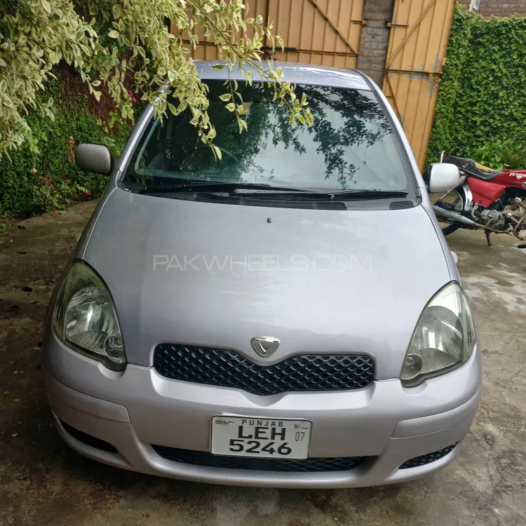 Toyota Vitz 2004 for Sale in Charsadda Image-1